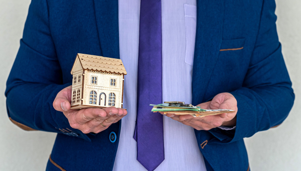 Pros and Cons of Selling Your Home for Cash to an Investor