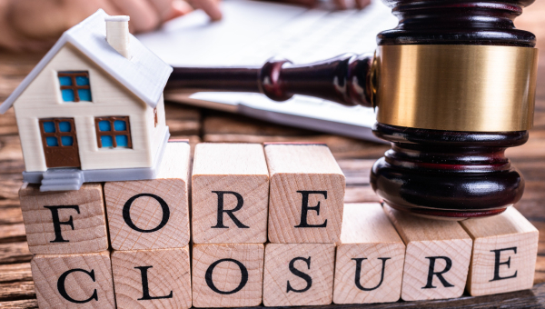 How a Houston Cash House Buyer Can Help You Avoid Foreclosure
